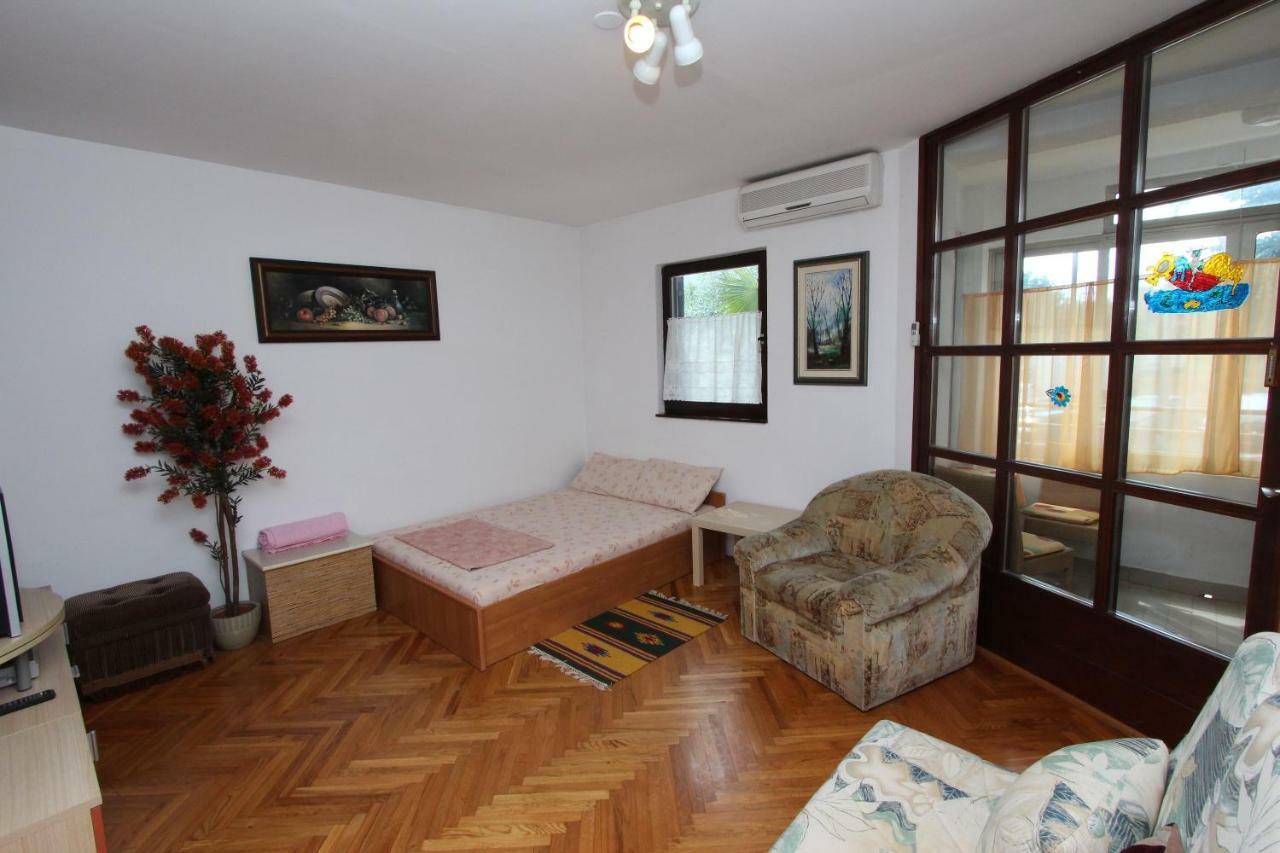 Apartment Vesna 로비니 외부 사진
