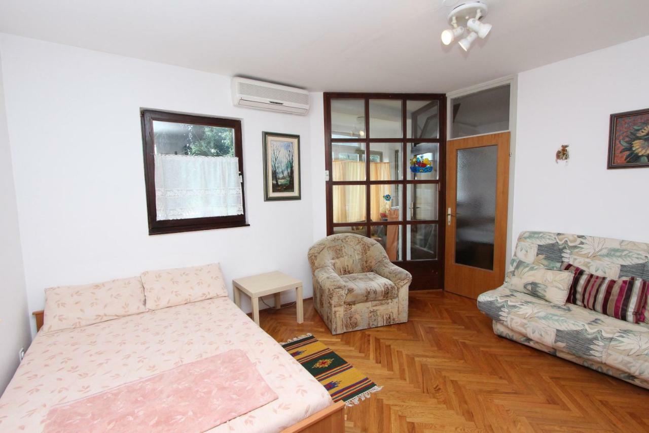 Apartment Vesna 로비니 외부 사진